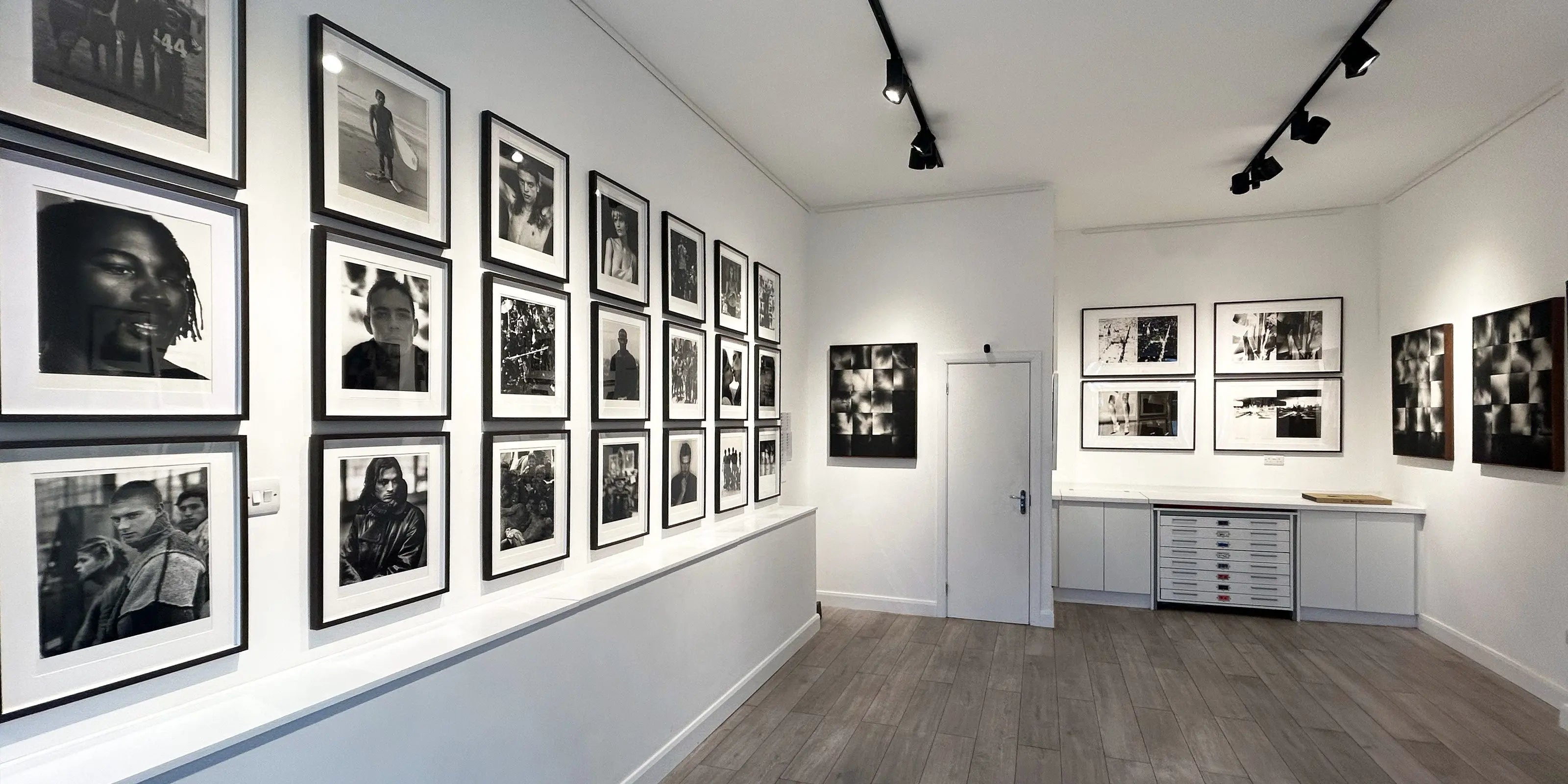 Echoes: a joint exhibition by Tim Bret-Day & Henry Woolway - JG Contemporary